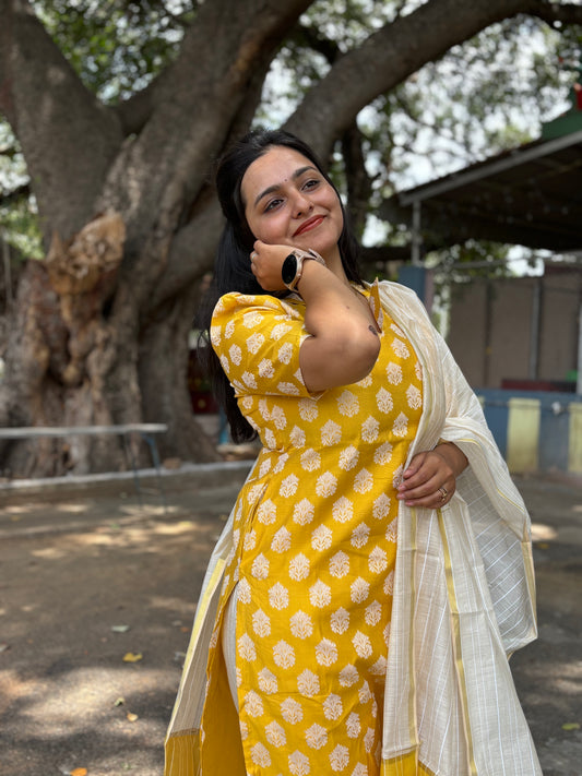 Vanathi - Yellow Set