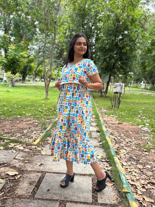 Multicolour Stylish Feeding Frock With ( Inner V Type Feeding )