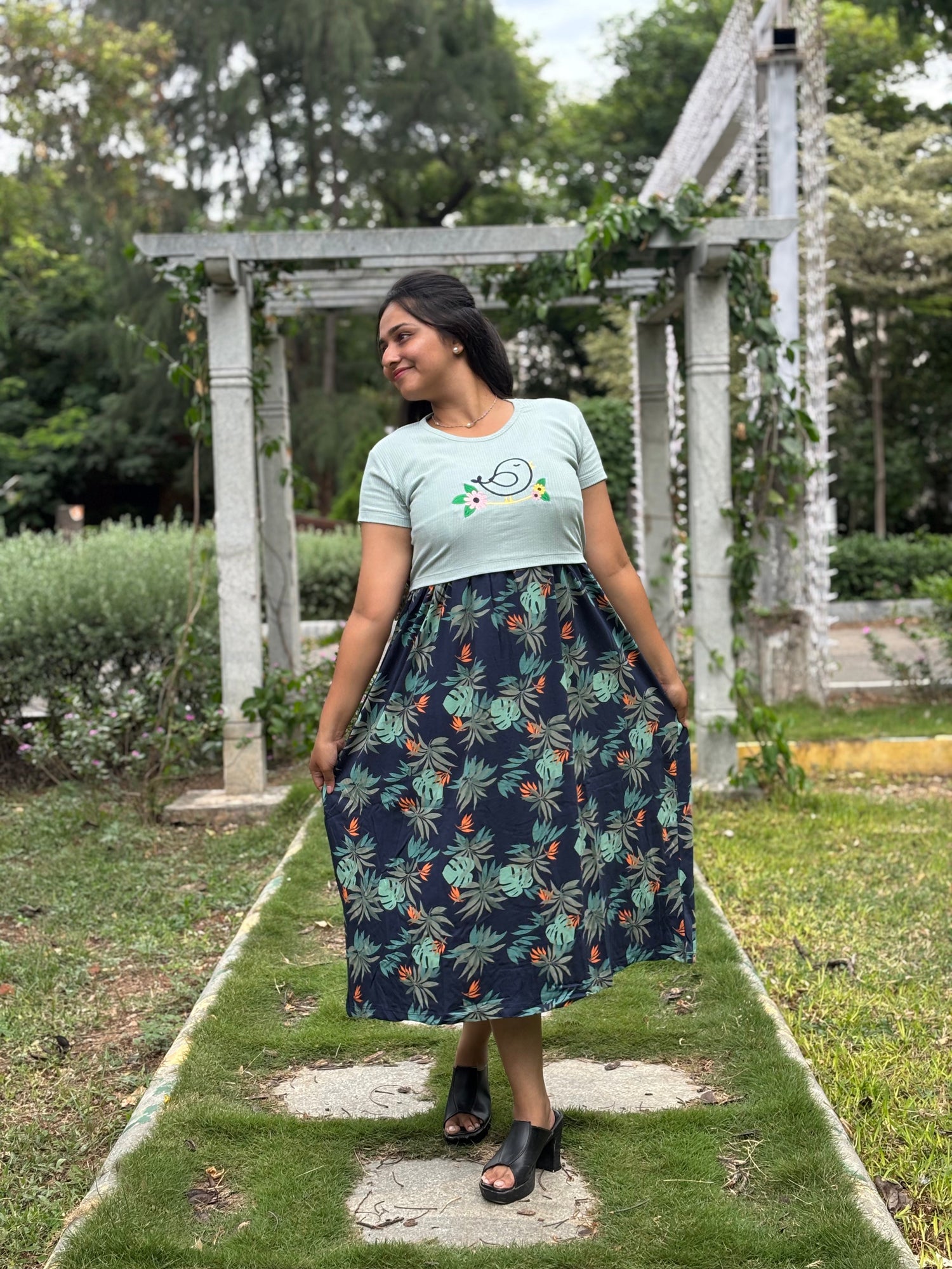 Dual Color Feeding Frock