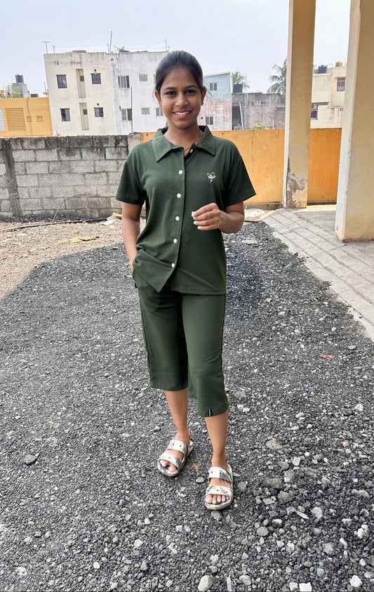 Dark Green Collar Shirt With 3/4th Pant