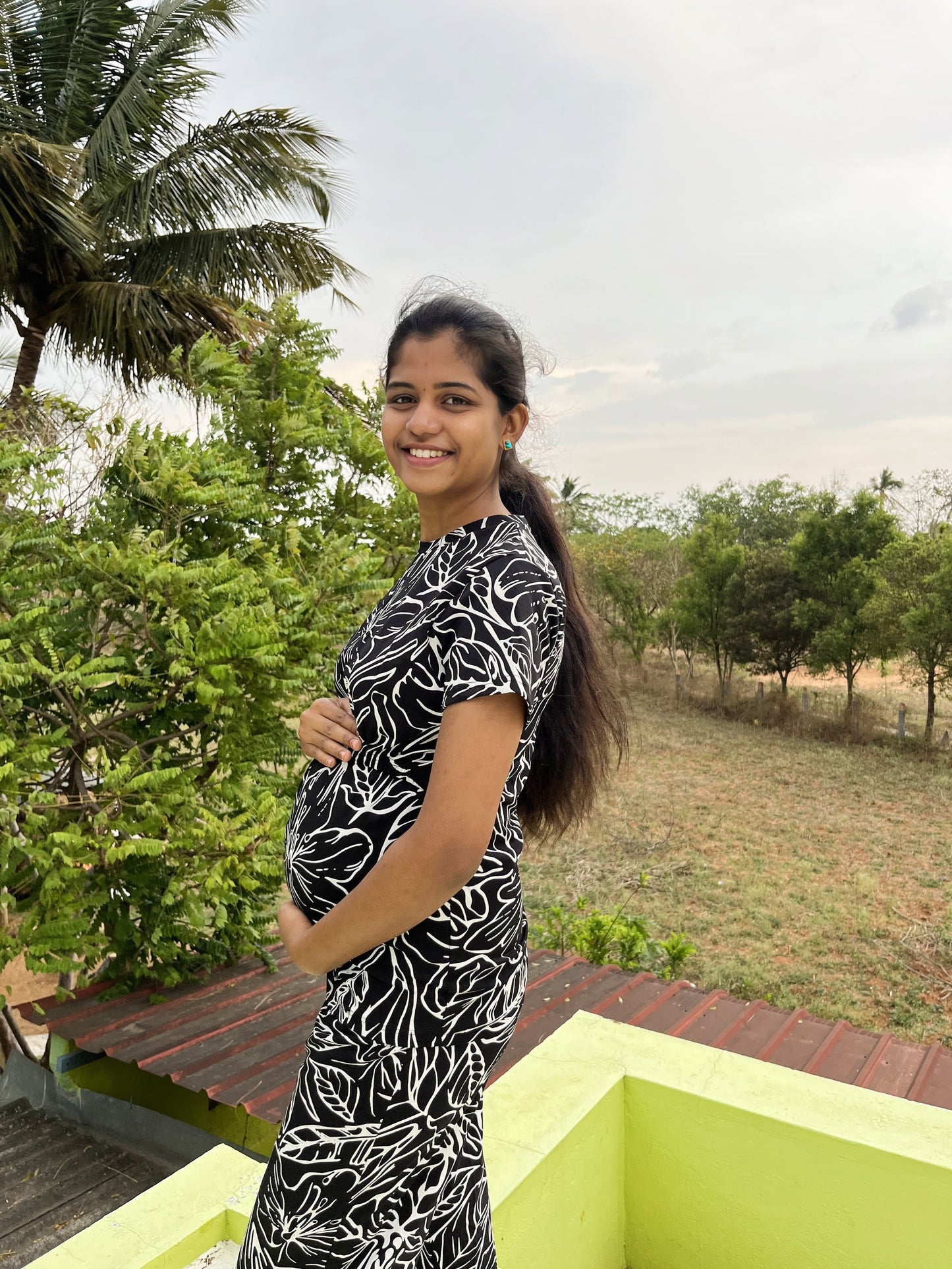 Black And White Texture Feeding Night Dress