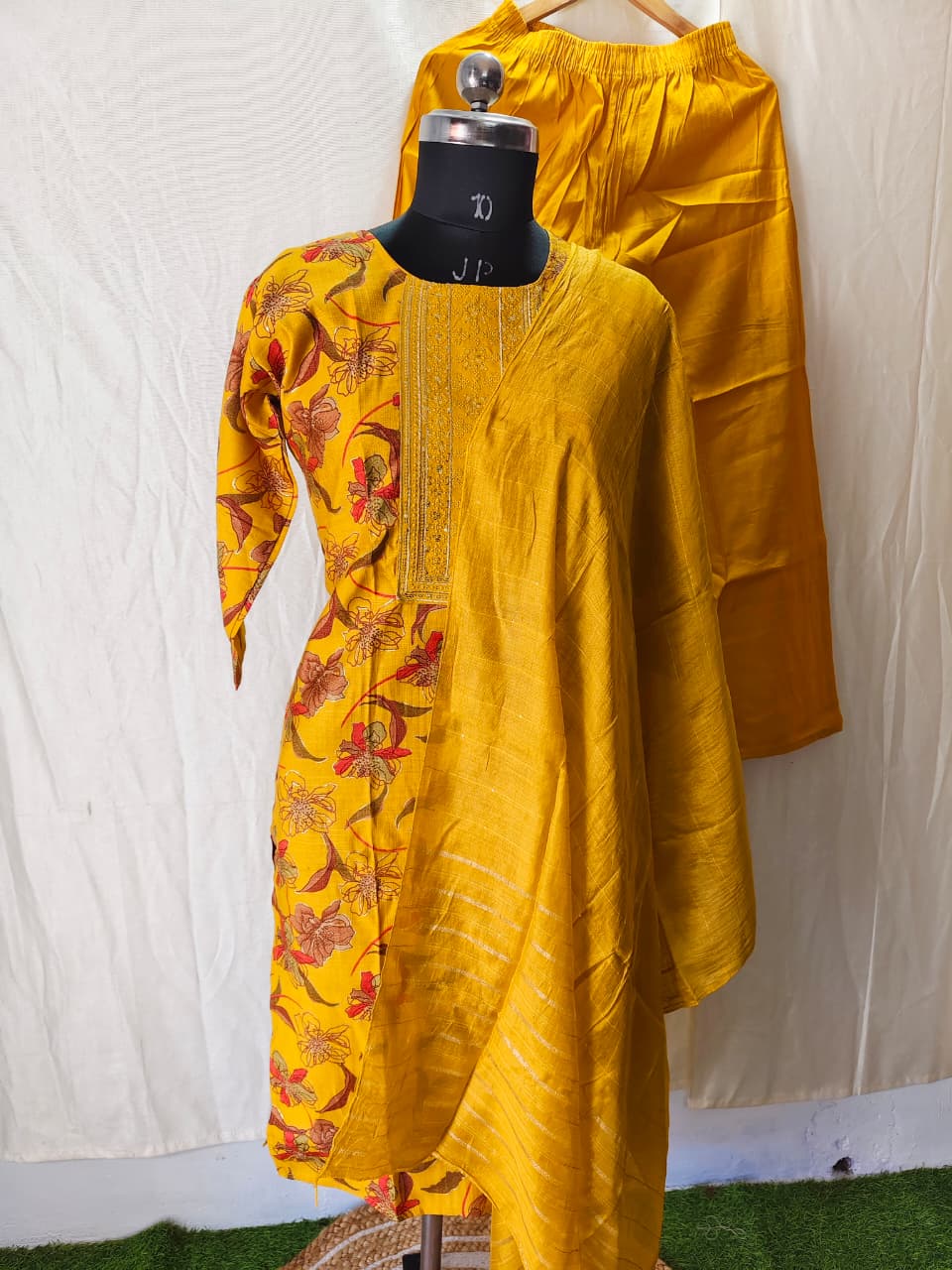 Capsule Kurti Set